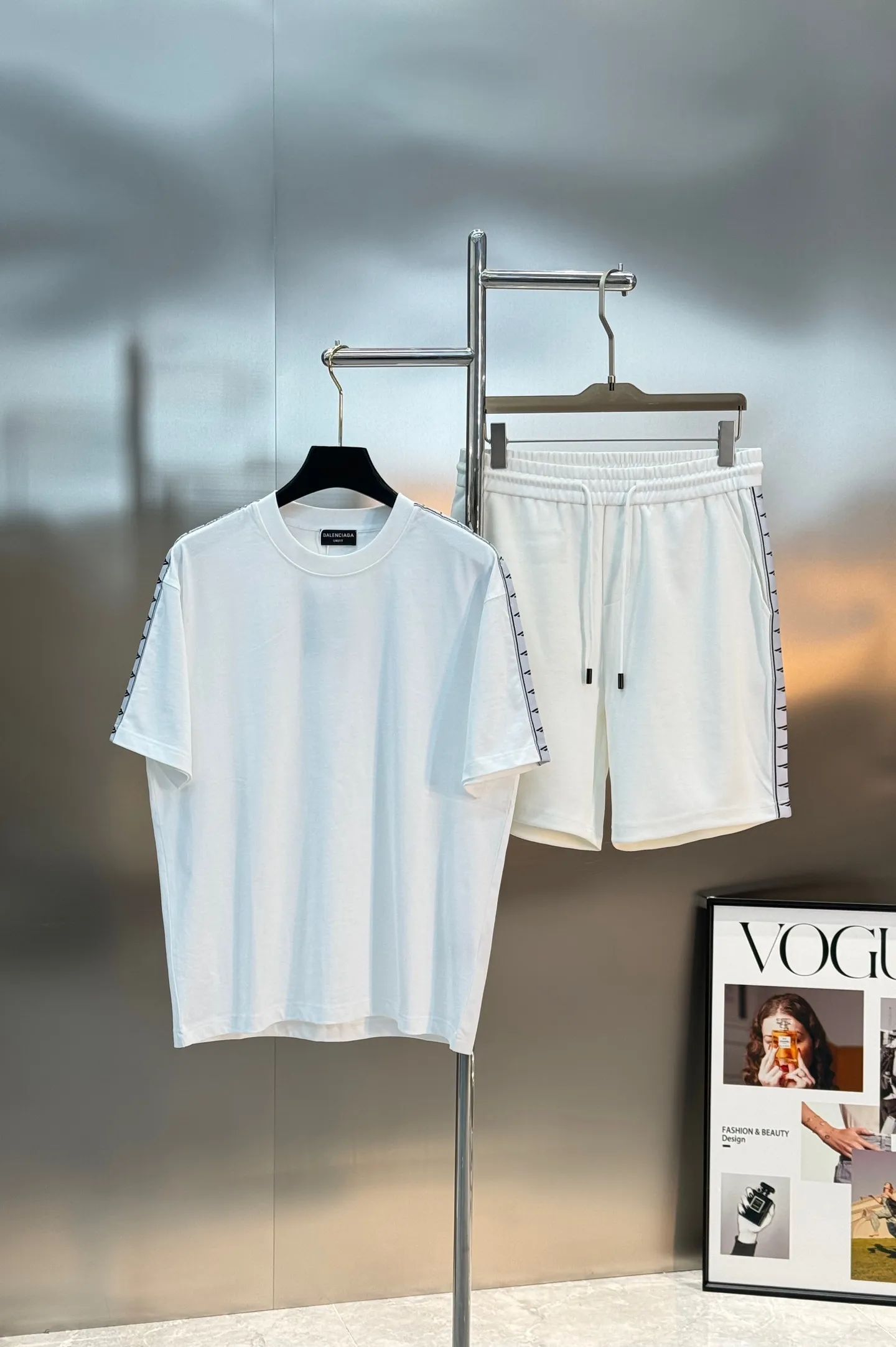 ⚜️Balenciaga T ， Same Style❤️ .280g Breathable， ! ， ， 。 ， ， ， OK， get ~ ， ， ! ：Black.Gray.White.Sizes：S-3XL ❗️（175/145 L）